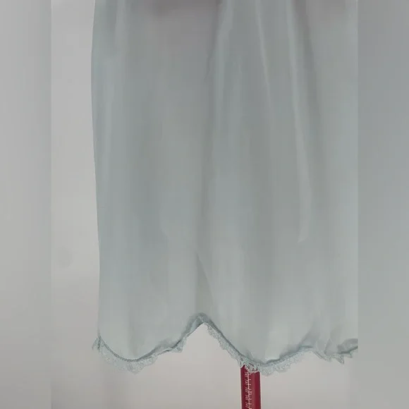 Vintage 50s/60s Baby Blue Vanity Fair Lacey Full Slip With Scalloped Lace Hem - Picture 4 of 11